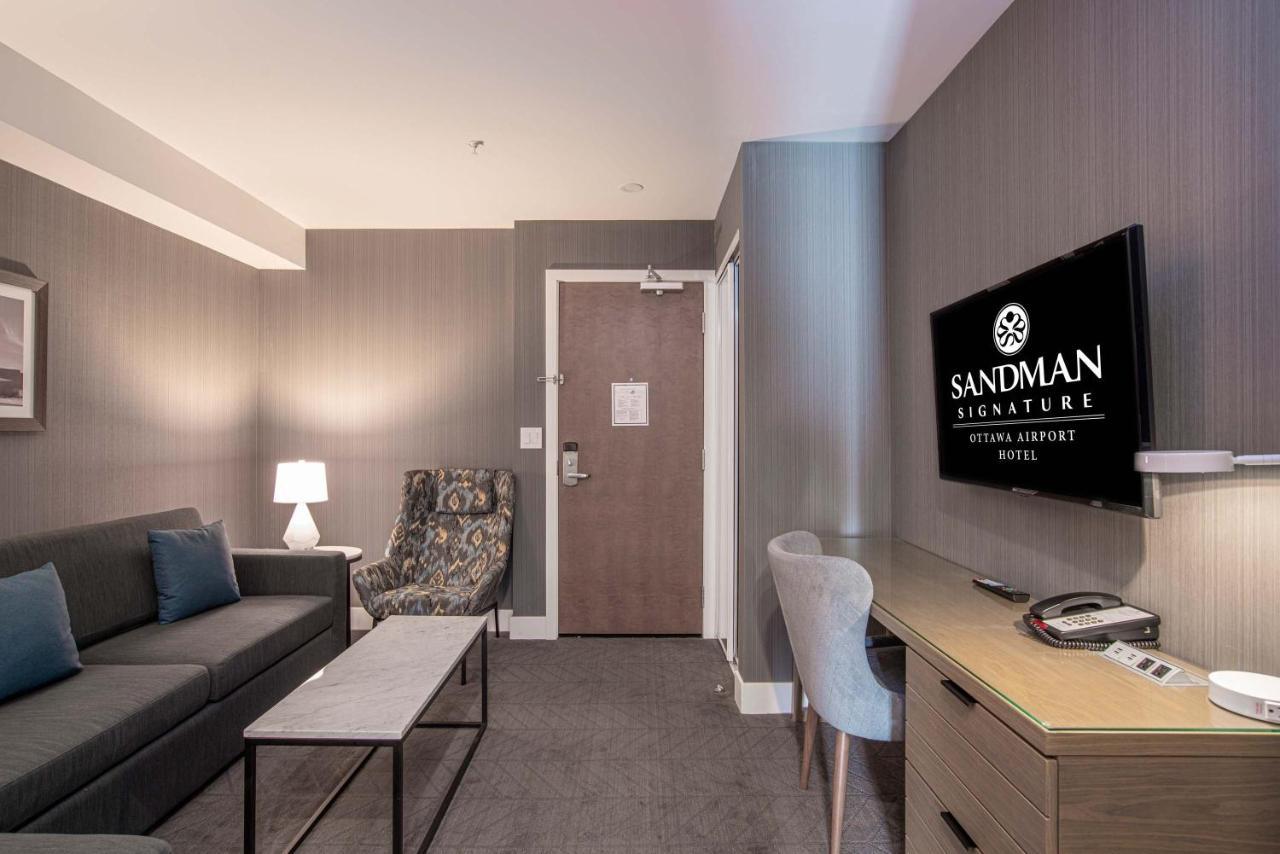 Sandman Signature Ottawa Airport Hotel Exteriör bild